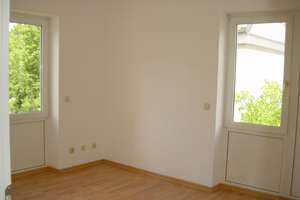 Helle 3-Zimmer-Wohnung mit Südbalkon in Obermenzing, Nähe vom Nymphenburger-Schloßpark – Die vollständige Adresse der Immobilie erhältst du vom Anbieter., 81245 Obermenzing, München – Vorschaubild 4
