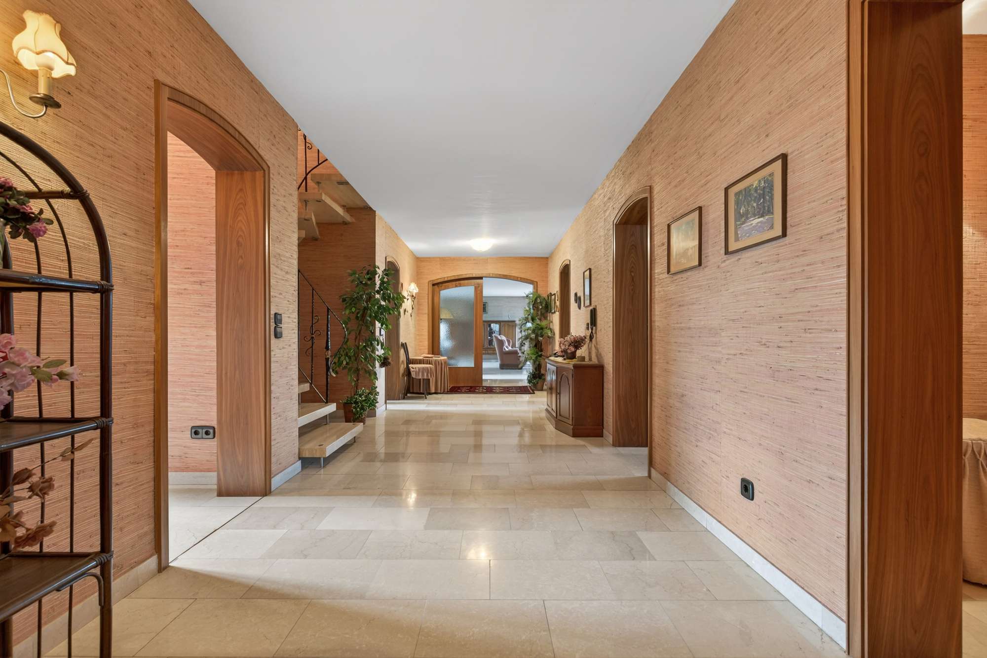 Substanzstarkes Wohnhaus mit flexibler Nutzung und Einliegerwohnung in Keltern-Dietlingen, Enzkreis – Bild 3