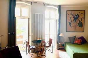 BEZUGSFREI! + Kreuzberg + KATZBACHSTR. + top sanierter Altbau + modernes 1-Zi Apmt. + Balkon + 2. OG – Katzbachstr. 2, 10965 Berlin – Vorschaubild 1