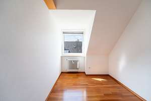 Wohnen zwischen Natur und urbaner Nähe – Dachgeschosswohnung mit Galerie und zwei Balkonen – Die vollständige Adresse der Immobilie erhältst du vom Anbieter., 80939 Obere Isarau, München – Vorschaubild 25