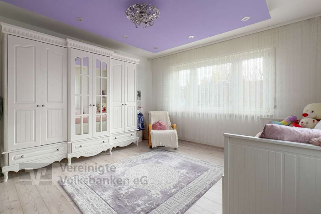 Immobilie in Waldenbuch - Großzügiges Wohnen auf zwei Ebenen - mit jederzeit möglicher Rücktrennung - Bild 2