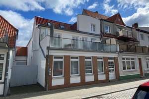 Attraktive Kapitalanlage: Saniertes Kapitänshaus | 3 FEWOs – 200 m zum Ostseestrand | www.LUTTER.net
