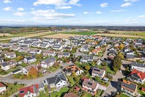 Vielseitige Perspektiven!
- Großzügiges Wohndomizil in Pfullendorf – Die vollständige Adresse der Immobilie erhältst du vom Anbieter., 88630 Pfullendorf – Vorschaubild 11