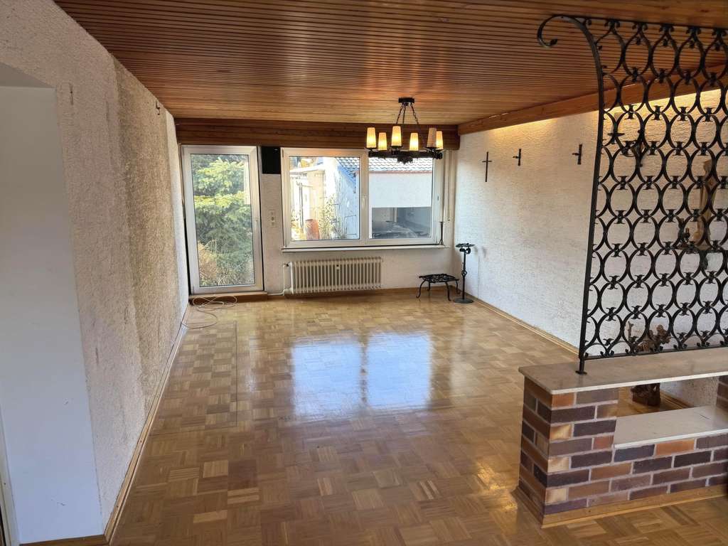 Immobilie in Freigericht - Großzügiges Zweifamilienhaus mit viel Potenzial in begehrter Lage von Freigericht-Somborn - Bild 4