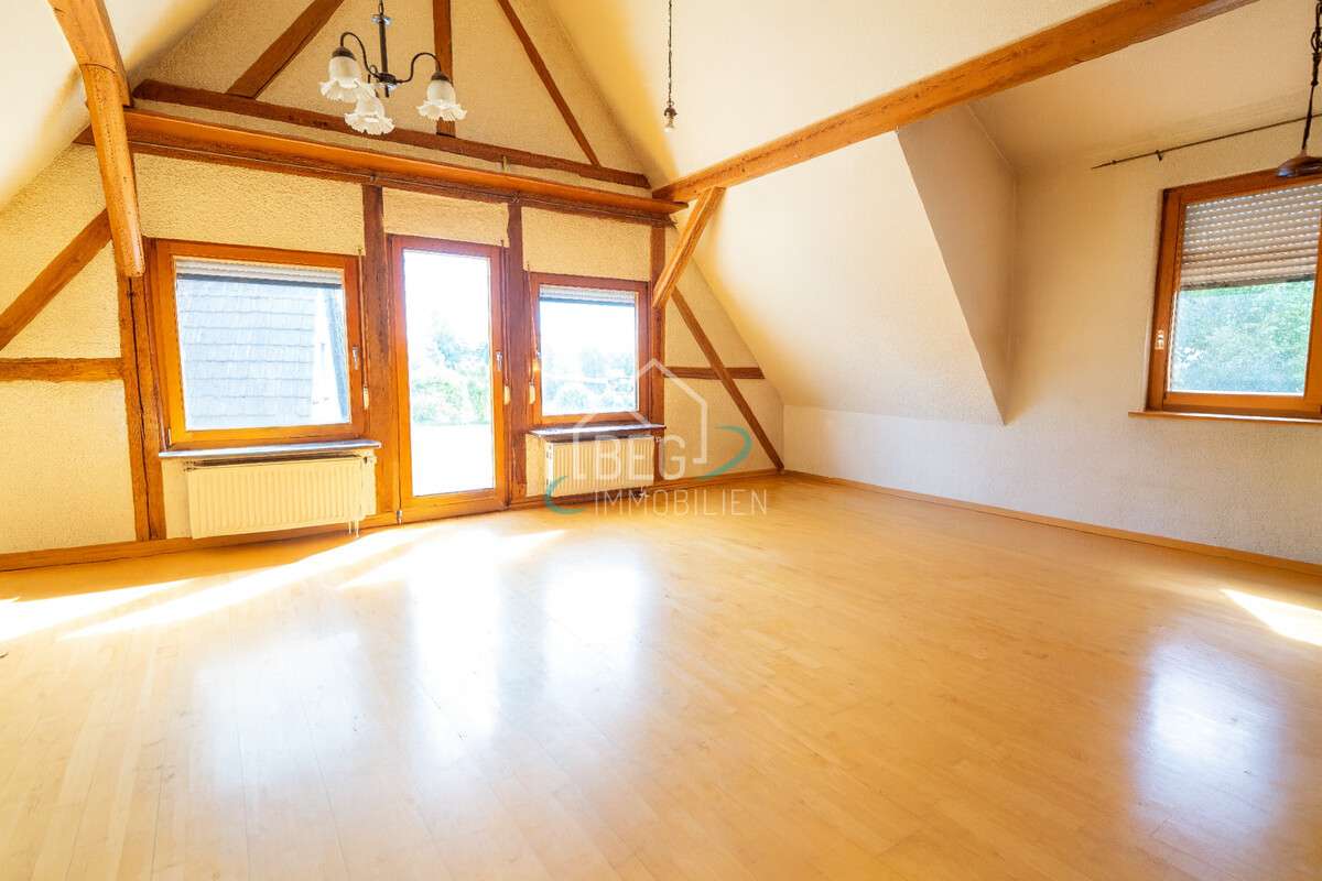 Immobilie in Michelfeld - Zwei Häuser, Gewerbe, Garagen & Freiflächen – vielseitiges Anwesen mit Potenzial - Bild 1