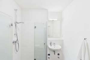 Möbliertes all-Inclusive Apartment in Leverkusen - direkt am Campus | Classic Plus Studio – Fakultätsstraße 23, 51379 Opladen, Leverkusen – Vorschaubild 3