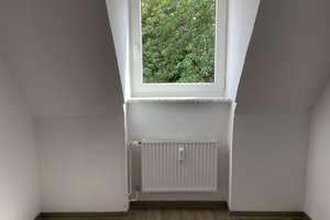 Ein tolles Wohngefühl: ideale 1,5-Zi.-Dachgeschoss-Wohnung und frisch renoviert! – Dürerstr. 12, 23564 Sankt Jürgen, Lübeck – Vorschaubild 8