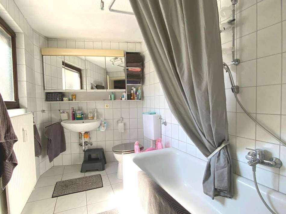 Badezimmer mit Wanne