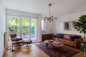 Helle Erdgeschosswohnung mit Terrasse