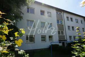 Kurzfristig Einziehen - kleine 4-Zimmer-Wohnung in Amberg !! – Gustav-Adolf-Straße 12, 92224 Kernstadt, Amberg – Vorschaubild 1