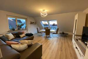 Exklusive, vollständig renovierte 3-Zimmer-DG-Wohnung mit Einbauküche  in Stuttgart