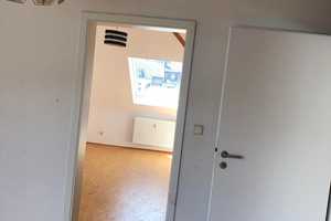 Freundliche und vollständig renovierte 4-Zimmer-Dachgeschosswohnung in Wuppertal – Paul-Humburg-Str. 22, 42275 Wuppertal – Vorschaubild 4