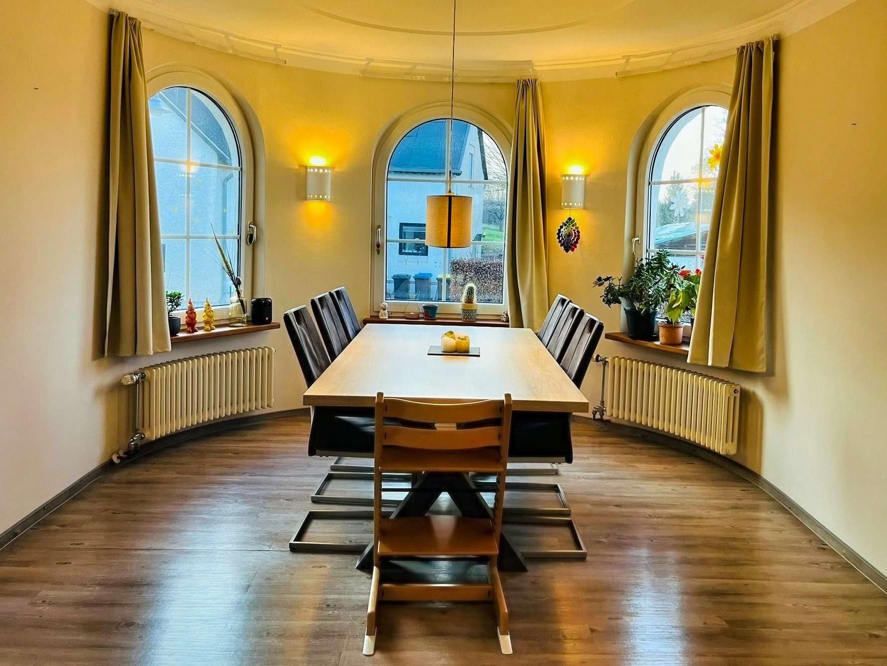 Immobilie in Pillig - Einfamilienhaus mit ELW – Wohnen zwischen Licht, Ruhe und Weite - Bild 2