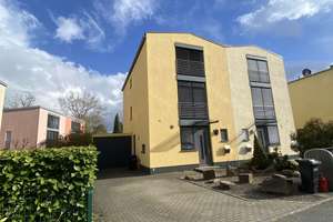Attraktive Doppelhaushälfte mit Garten im Kölner Süden
