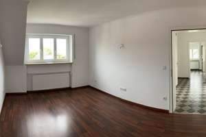 Helle 3-Zimmer DG-Wohnung in 85055 Ingolstadt Nord-Ost – Die vollständige Adresse der Immobilie erhältst du vom Anbieter., 85055 Nordost, Ingolstadt – Vorschaubild 8