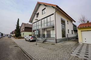 ZWEIFAMILIENHAUS MIT CHARAKTER | 307 m² WOHNFLÄCHE | NEBENGEBÄUDE | A+ EFFIZIENZ – Die vollständige Adresse der Immobilie erhältst du vom Anbieter., 68794 Oberhausen-Rheinhausen – Vorschaubild 2