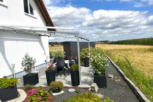 Wölfersheim: Zweifamilienhaus mit zwei separaten Wohneinheiten in Feldrandlage – Wetteraukreis – Vorschaubild 2