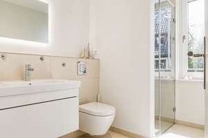 Architektonisches Townhouse auf parkähnlichen Grundstück – neuwertig, großzügig & familienfreundlich – Die vollständige Adresse der Immobilie erhältst du vom Anbieter., 22587 Blankenese, Hamburg – Vorschaubild 9