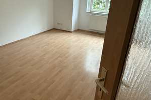 Schick, schick! - Geräumige 2-Raum mit Balkon in Hilbersdorf – Klarastr. 44, 9131 Hilbersdorf, Chemnitz – Vorschaubild 2