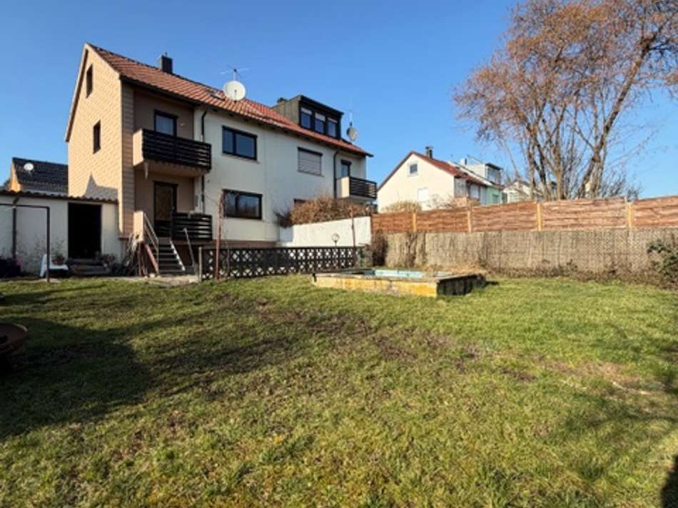 Hausrückseite m. Garten