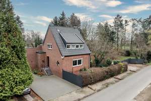 Freistehendes Haus mit Einliegerwohnung im Anbau und großem Grundstück in Krefeld-Fischeln!