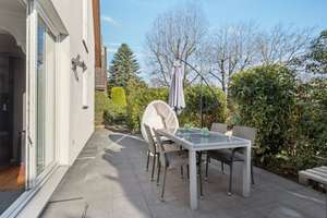 Moderne Doppelhaushälfte mit wohnlichem Spitzboden und sonnigem Garten - Willkommen in Stellingen - – Die vollständige Adresse der Immobilie erhältst du vom Anbieter., 22527 Stellingen, Hamburg – Vorschaubild 2