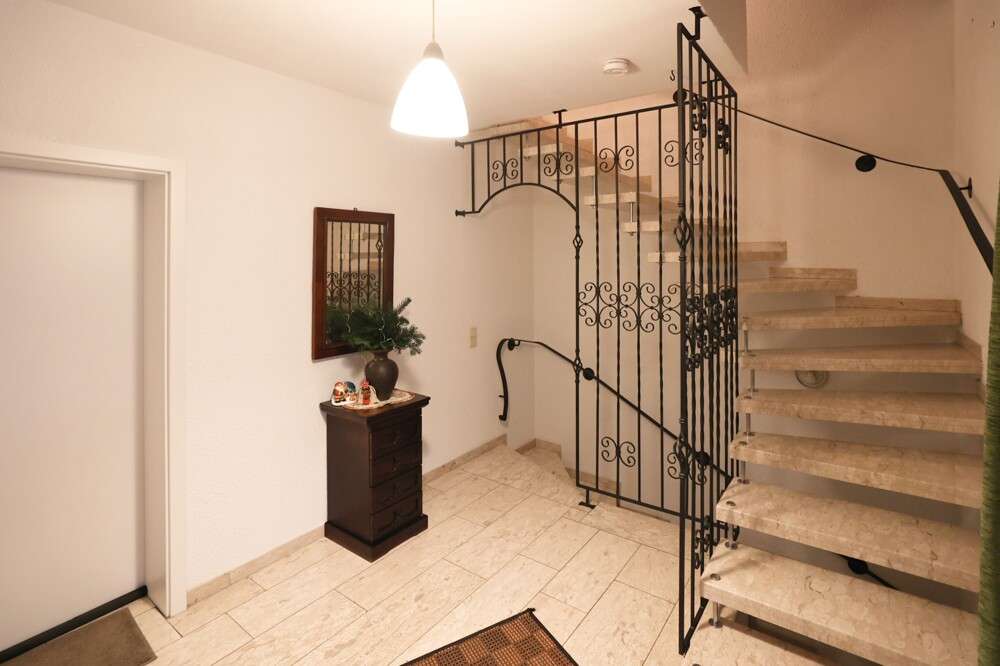 Immobilie in Lahnstein - Charmantes EFH mit ELW, Terrasse, Garten und Garage -Am Fischteich in Oberlahnstein - Bild 2