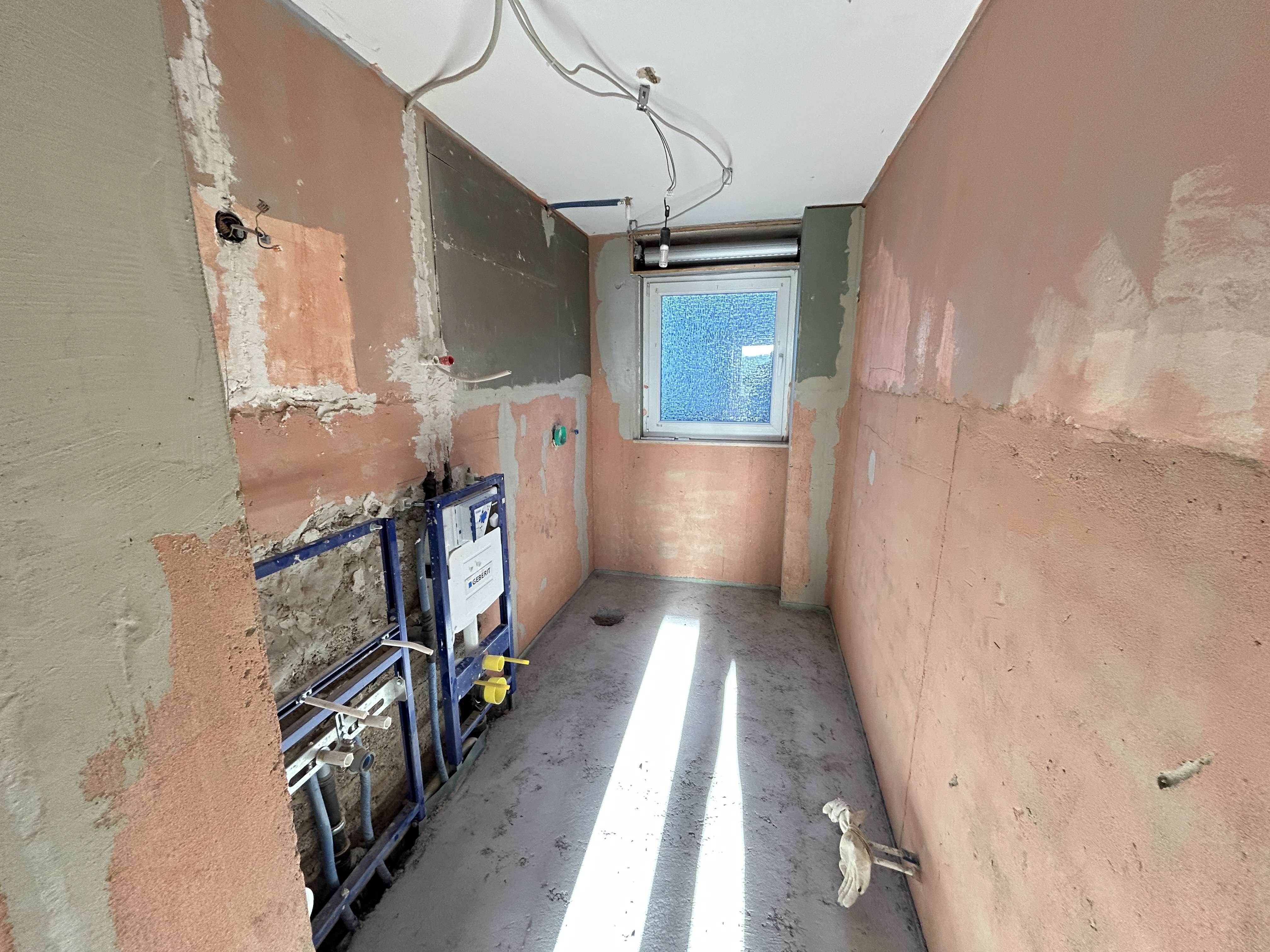 Immobilie in Marsberg - Zweifamilienhaus mit solider Substanz, Garten und Entwicklungspotenzial in Marsberg-Leitmar - Bild 1