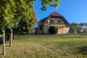 Einziehen & Wohlfühlen
Einfamilienhaus (Baujahr 2000) mit Kamin, neuer Wärmeschutzverglasung (2020) – Die vollständige Adresse der Immobilie erhältst du vom Anbieter., 99755 Ellrich – Vorschaubild 8