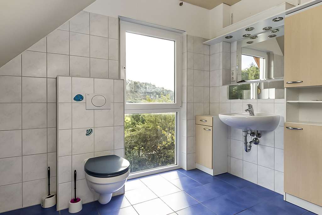 Immobilie in Zwiefalten - Charmantes Anwesen mitten im Grünen ... Ruhe pur mit viel Freiraum zum Wohnen und Wohlfühlen - Bild 3