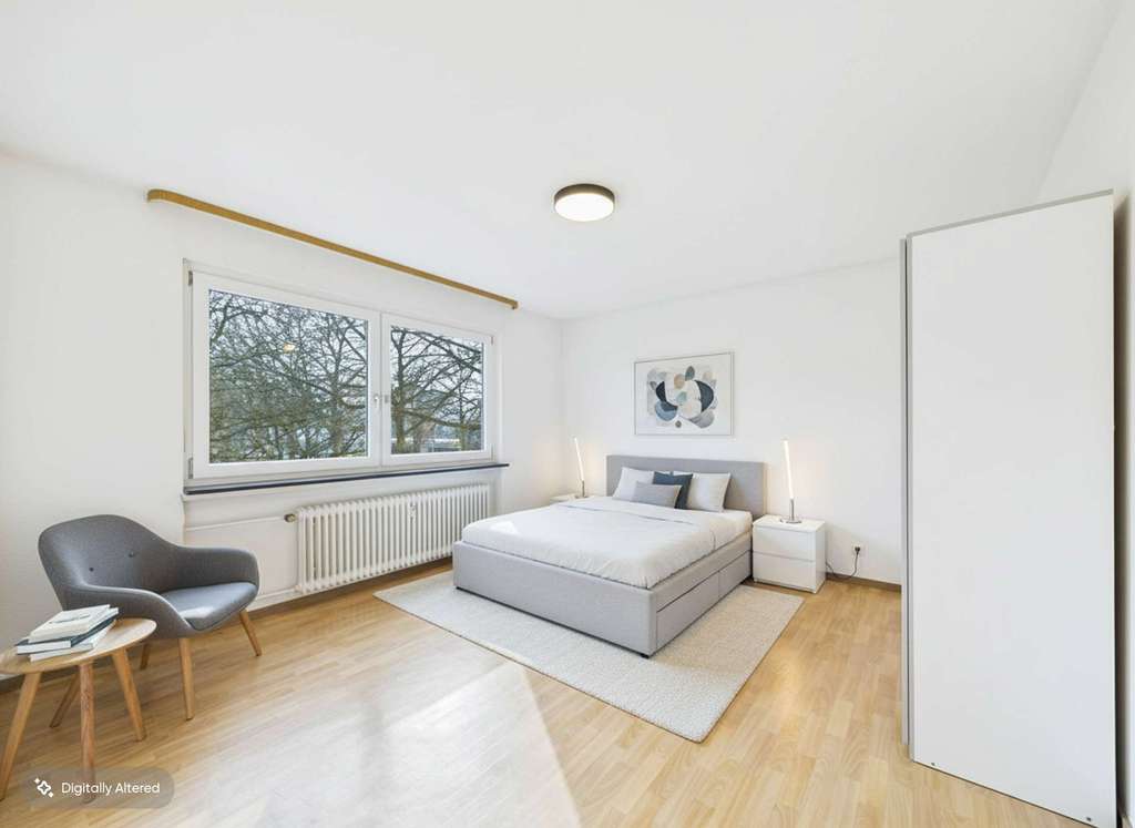 Immobilie in Lahr/Schwarzwald - Lichtdurchflutete 4-Zimmer-Wohnung mit Loggia & Garage - Bild 2