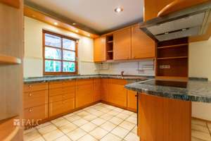 Großzügiges Einfamilienhaus im Split-Level-Stil mit Einliegeroption, Sauna und großem Garten – Beim Hochwald 22, 68305 Käfertal, Mannheim – Vorschaubild 3