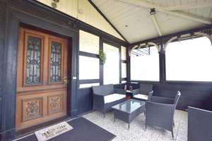 Wohnen im Erdgeschoss: Charmante 4-Zimmer-Wohnung mit überdachter Terrasse + eigenem Eingang. – Die vollständige Adresse der Immobilie erhältst du vom Anbieter., 38229 Gebhardshagen, Salzgitter – Vorschaubild 2