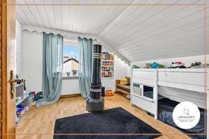**Geräumige Doppelhaushälfte in Neusäß-Westheim*2 separate Wohnungen*Einzelgarage und Stellplatz** – Die vollständige Adresse der Immobilie erhältst du vom Anbieter., 86356 Neusäß – Vorschaubild 12