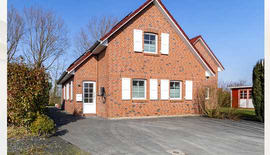Bild von Einfamilienhaus in direkter Wasserlage vor den Toren Greetsiels