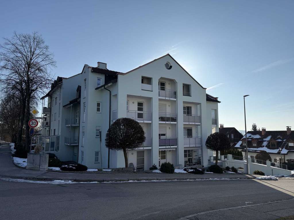 Immobilie in Eggenfelden - Bieterverfahren: Stadtwohnung mit zwei TG-Stellplätzen in schöner Lage - Bild 3