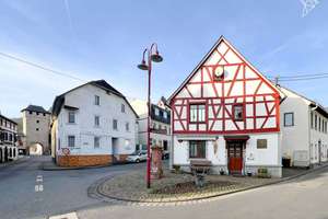 GESCHICHTE ALS CHANCE ✨ Attraktives Fachwerkhaus für Wohnen & Investment in Dausenau! – Die vollständige Adresse der Immobilie erhältst du vom Anbieter., 56132 Dausenau – Vorschaubild 1