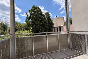 Helle 3 Zimmerwohnung mit Balkon und Aufzug! – Müllerstraße 13, 9113 Schloßchemnitz, Chemnitz – Vorschaubild 3