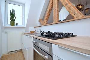 Sehr schöne möblierte 4-Zimmer Dachwohnung mit Internet und Dachterrasse in Wiesbaden – Die vollständige Adresse der Immobilie erhältst du vom Anbieter., 65197 Rheingauviertel / Hollerborn, Wiesbaden – Vorschaubild 11
