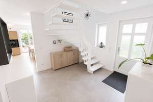 Neuwertiges Traumhaus mit Elbstrandnähe, Smart-Home,  PV, Hamburg & Lüneburg Zentral –provisionsfrei – Die vollständige Adresse der Immobilie erhältst du vom Anbieter., 21039 Altengamme, Hamburg – Vorschaubild 3