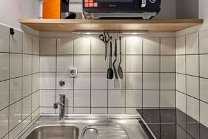 Lorettoviertel in Unterbilk: Möbliertes Appartement im EG. Mit Außenstellplatz im Innenhof. – Edith-Fürst-Straße 40, 40219 Unterbilk, Düsseldorf – Vorschaubild 9