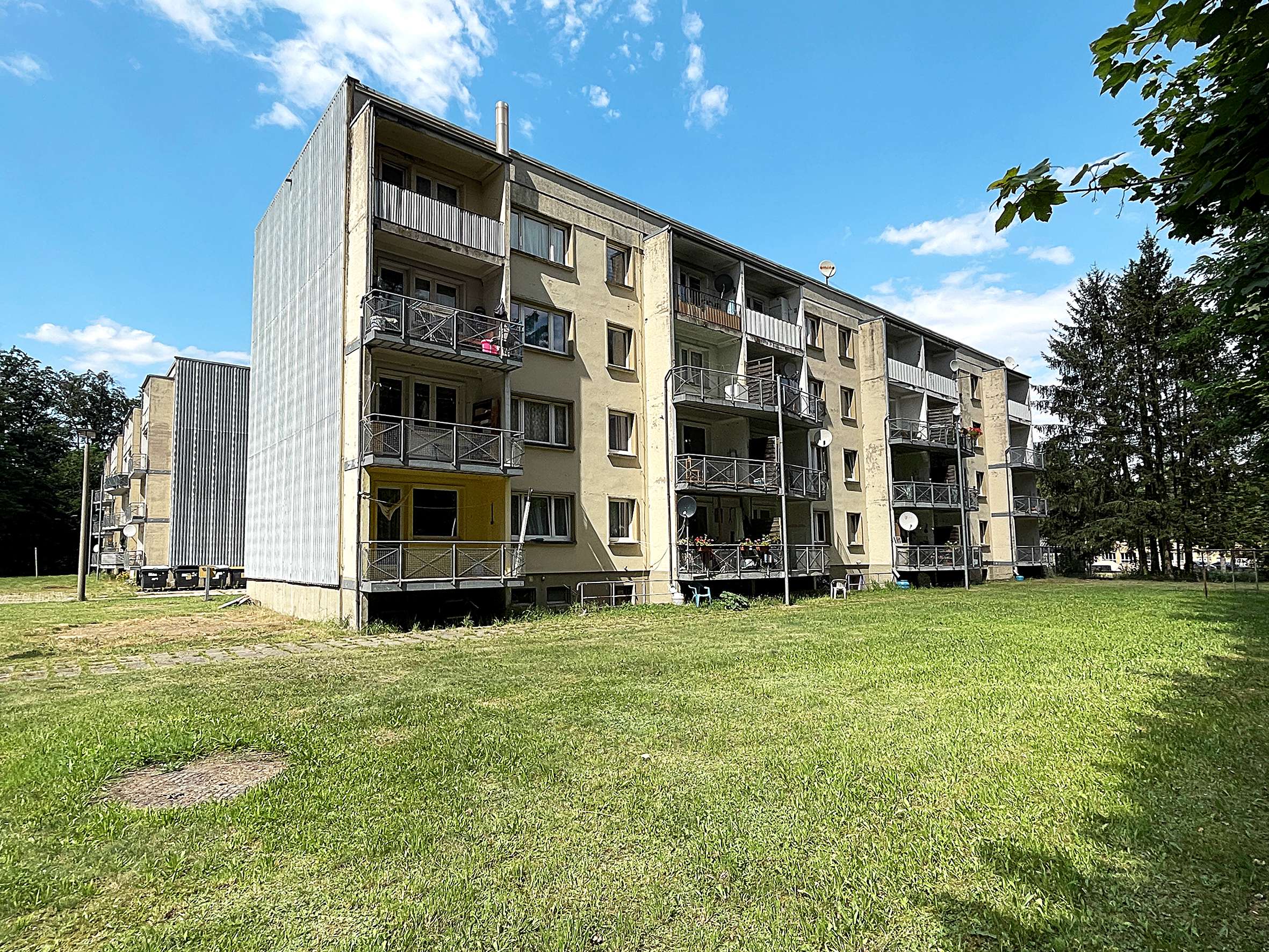 tlw. vermietete Wohnanlage mit Garagenkomplex, Anhalt Bitterfeld Kreis – Bild 4