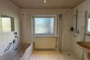 Großzügiges ZFH mit Garten · 2 Garagen · 2 Außenstellplätzen – Die vollständige Adresse der Immobilie erhältst du vom Anbieter., 65529 Waldems – Vorschaubild 7