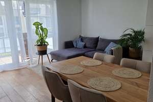 Moderne Wohnung mit großem Südbalkon und TG-Stellplatz inkl. Wallbox