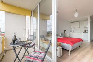 Hochwertiges City-Apartment mit großem Westbalkon und Alpenblick in Schwabing