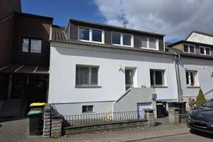 *** 2 Familienhaus mit Garten *** – Die vollständige Adresse der Immobilie erhältst du vom Anbieter., 66806 Ensdorf – Vorschaubild 1
