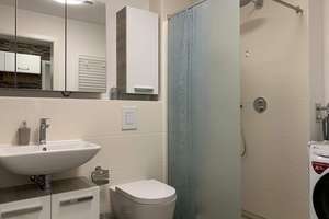 Luxuriöse, komplett möblierte 3-Zimmer-Wohnung im 2. Stock mit Balkon in München-Allach