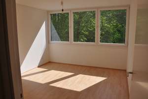 Von Privat - helle 3-Zimmer-Wohnung mit Balkon und Einbauküche, Blick ins Grüne – Preziosastraße 25, 81927 Johanneskirchen, München – Vorschaubild 9