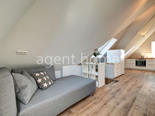 SONNIG UND MODERN - Tolle DG-Wohnung