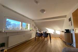 Etagenwohnung  mit Einbauküche in sehr ruhiger Lage – Kaarster Weg 18, 40547 Lörick, Düsseldorf – Vorschaubild 1